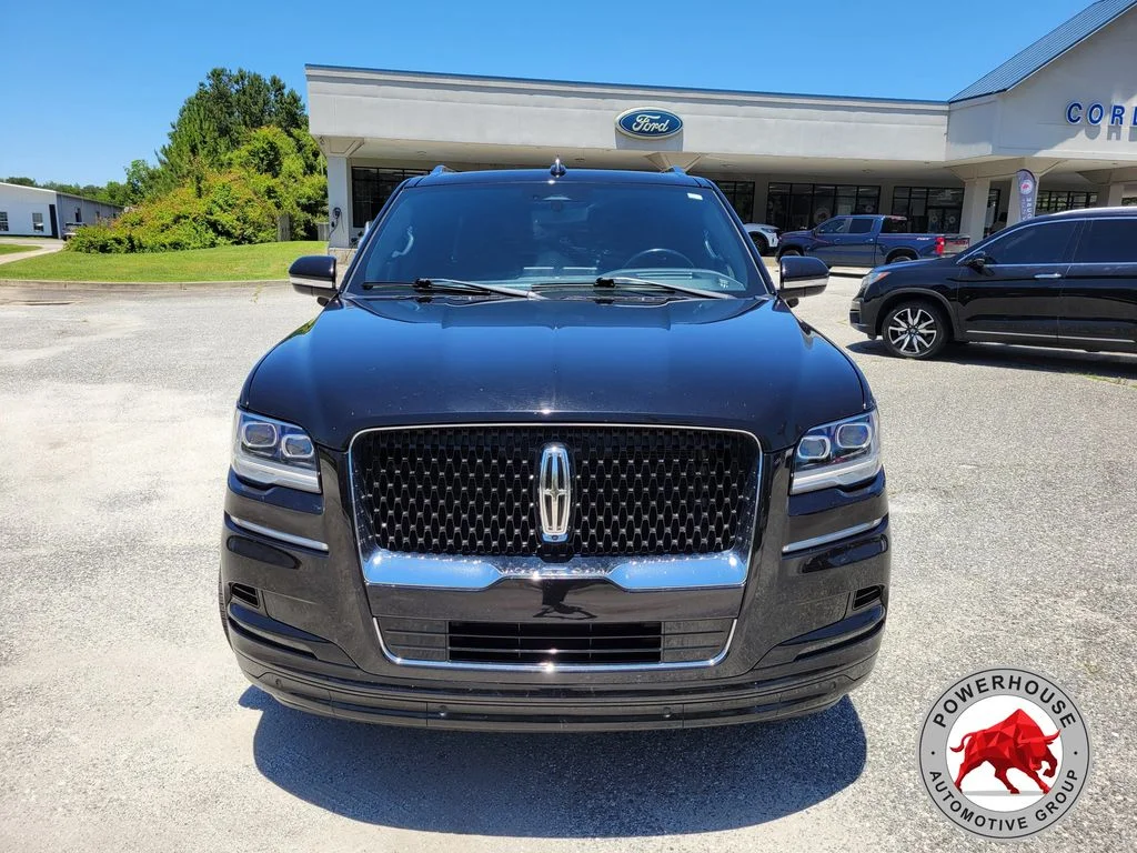Used 2022 Black Lincoln Reserve image 10