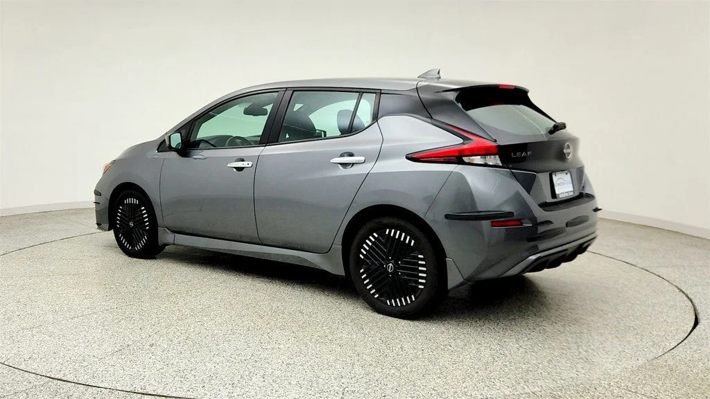 Used 2023 Gun Metallic Nissan SV PLUS Hatchback image 7