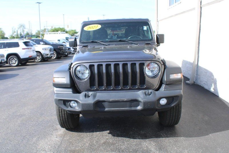 Used 2022 Granite Crystal Metallic Clearcoat Jeep Unlimited Sport Altitude 4x4 image 11