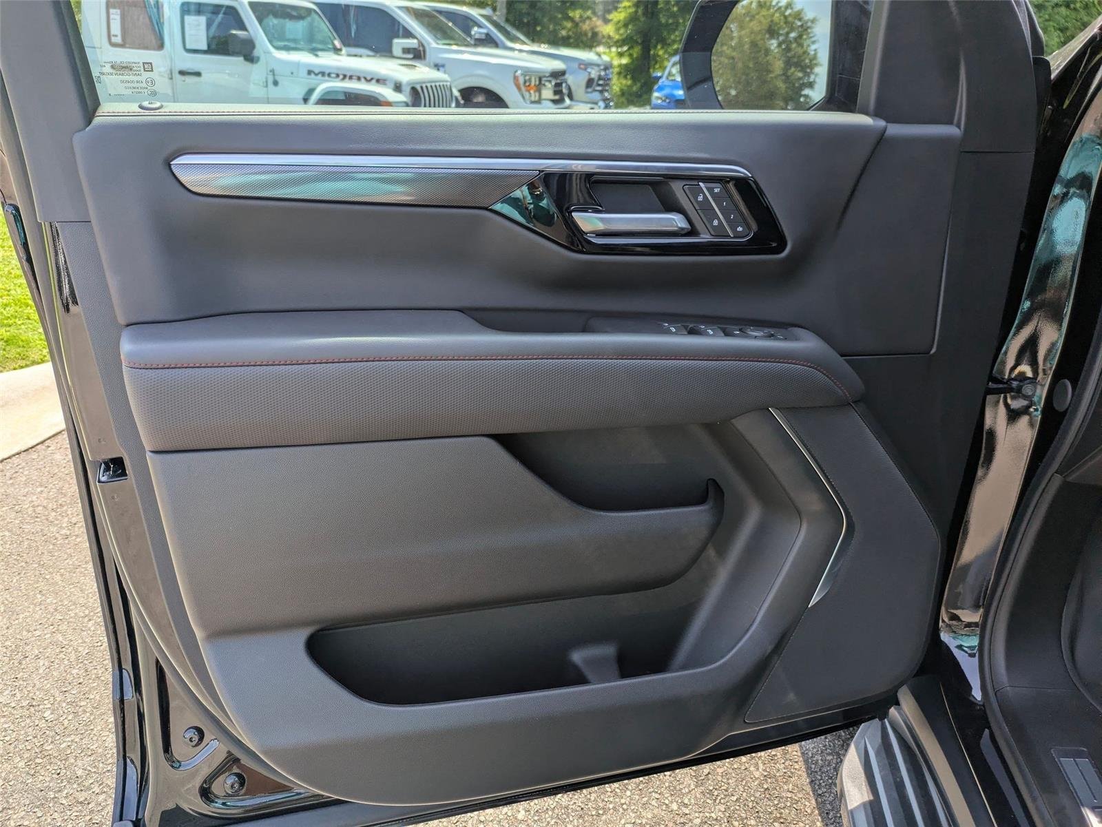 Used 2025 Black Chevrolet RST image 11