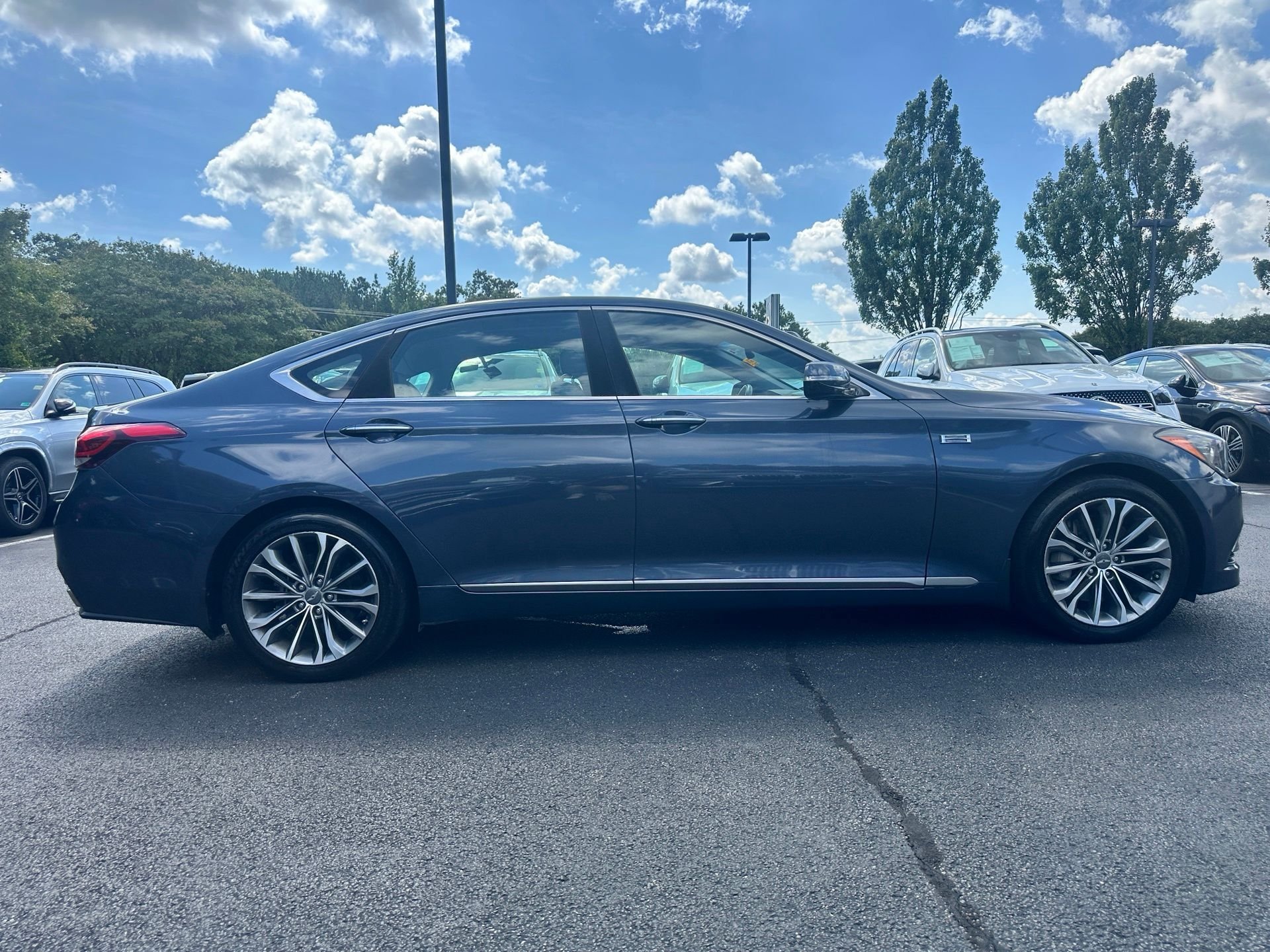 Used 2015 Blue Hyundai 3.8 image 33