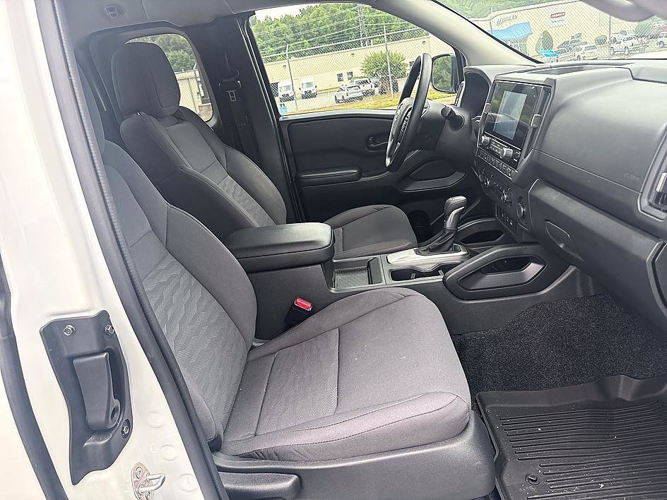 Certified Used 2025 Glacier White Nissan S image 20