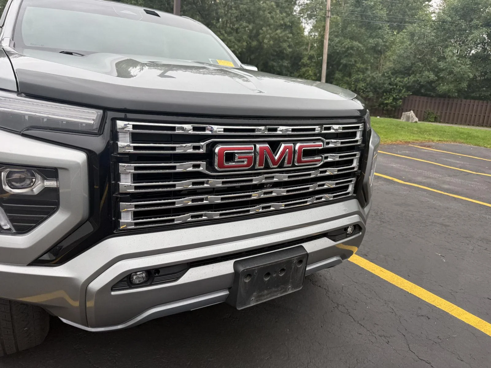 Used 2023 Sterling Metallic GMC Denali image 2