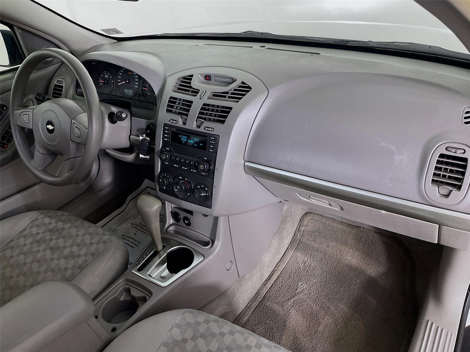 Used 2005 White Chevrolet LS image 29