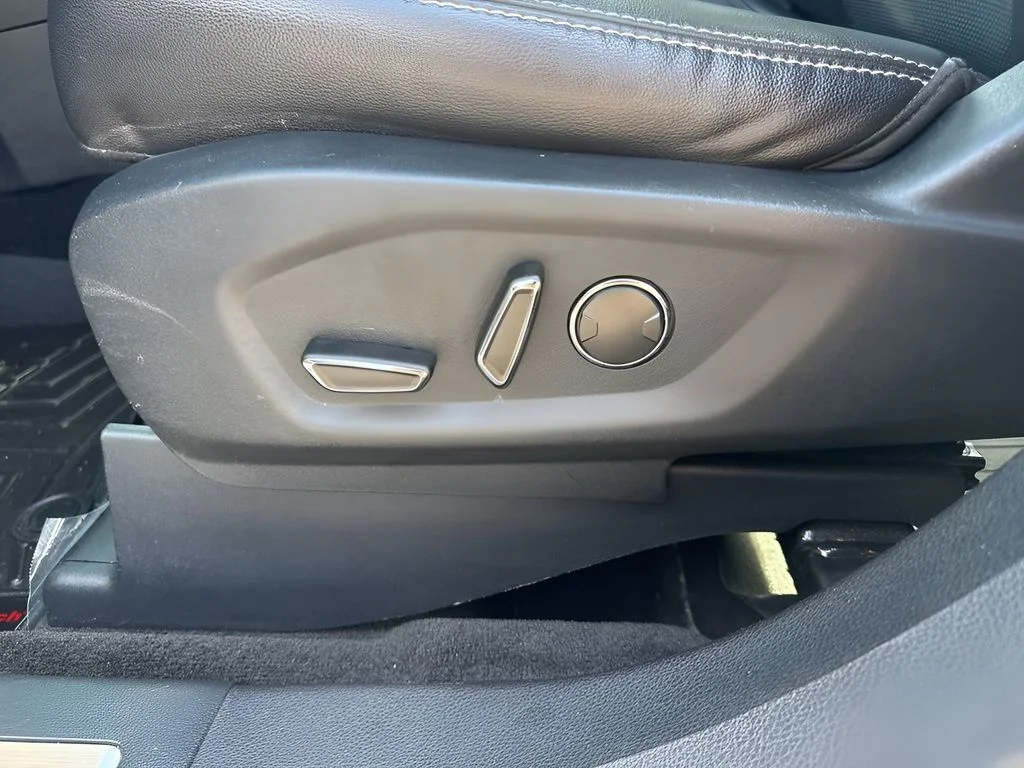 Used 2017 Silver Ford Limited image 10