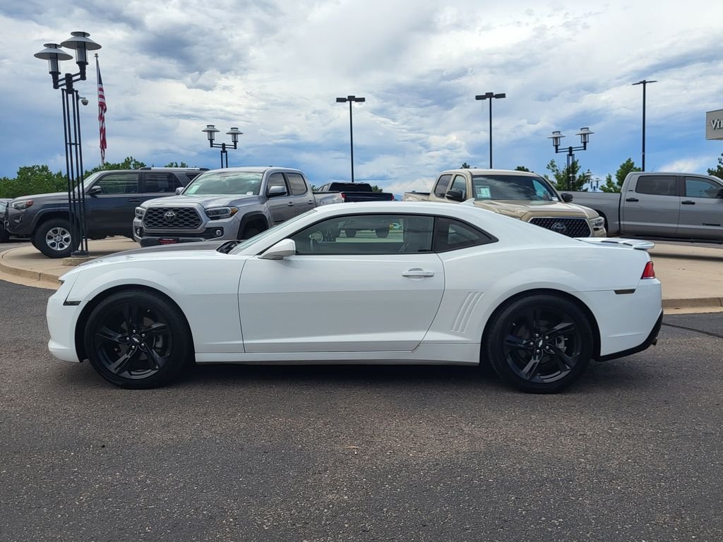 Used 2015 White Chevrolet 2LT image 7