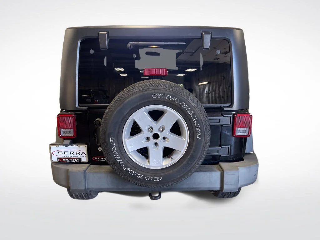 Used 2008 Black Jeep X image 4