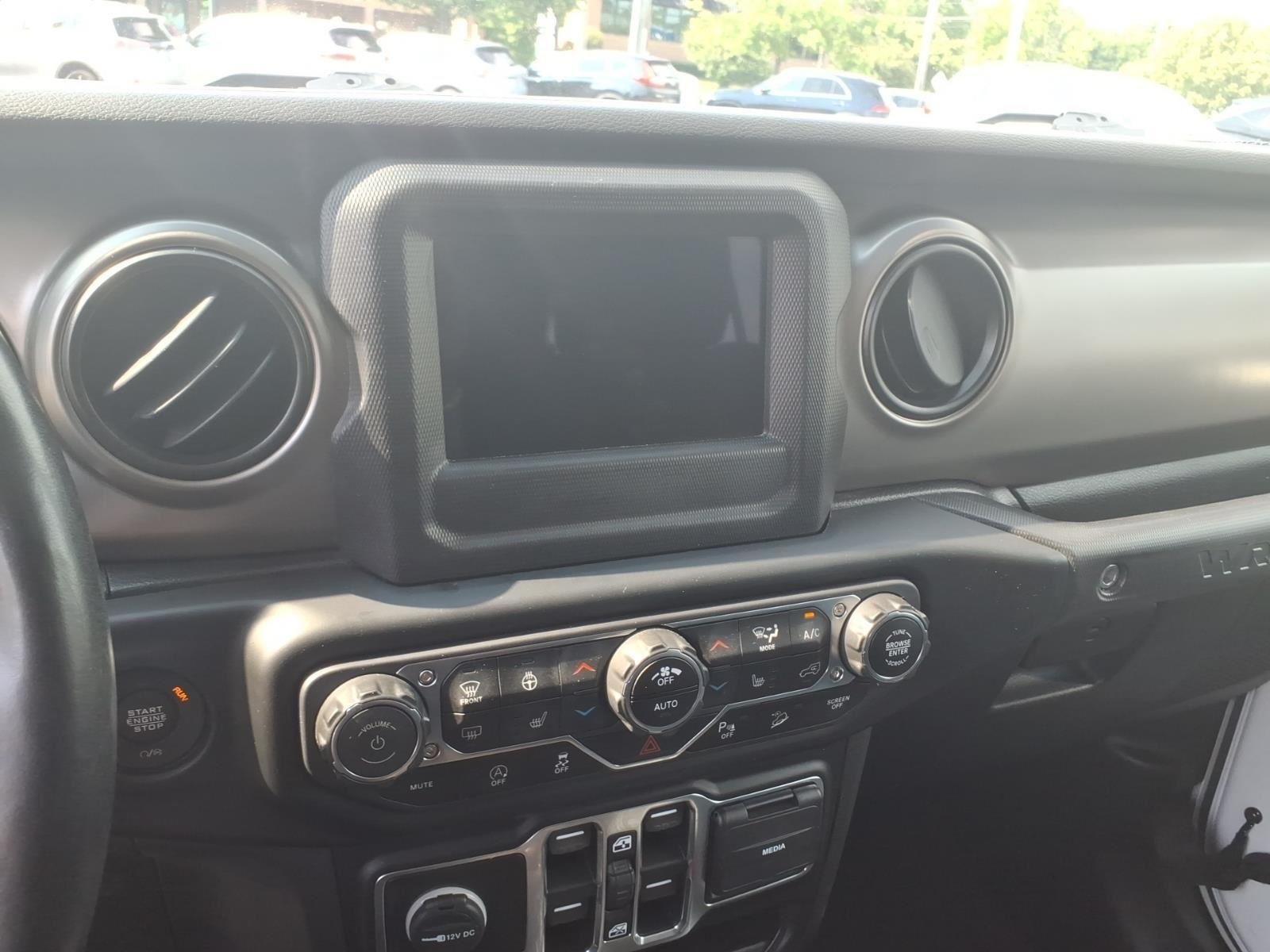 Used 2021 Bright White Clearcoat Jeep Unlimited Sport S image 26