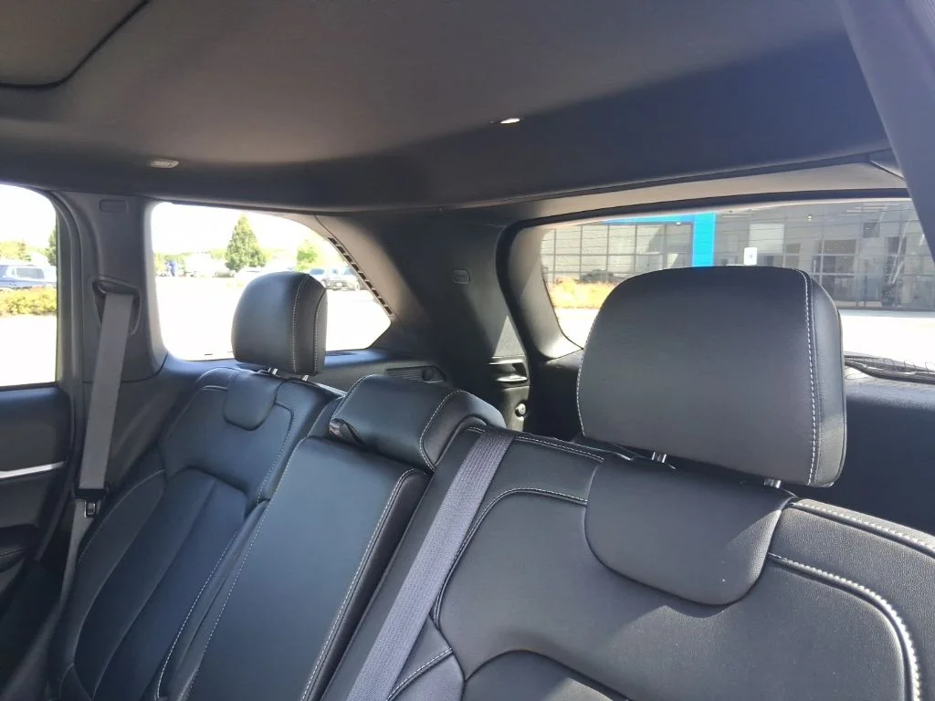 Used 2024 Velvet Red Pearlcoat Jeep Limited image 33