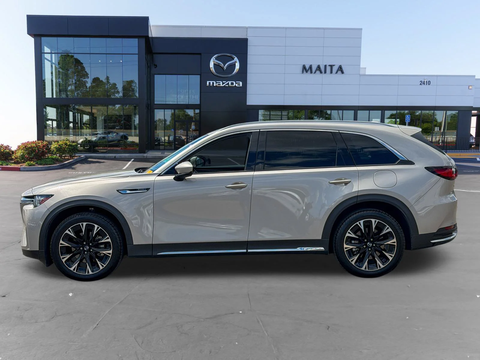 Certified Used 2024 Platinum Quartz Mazda Premium image 9