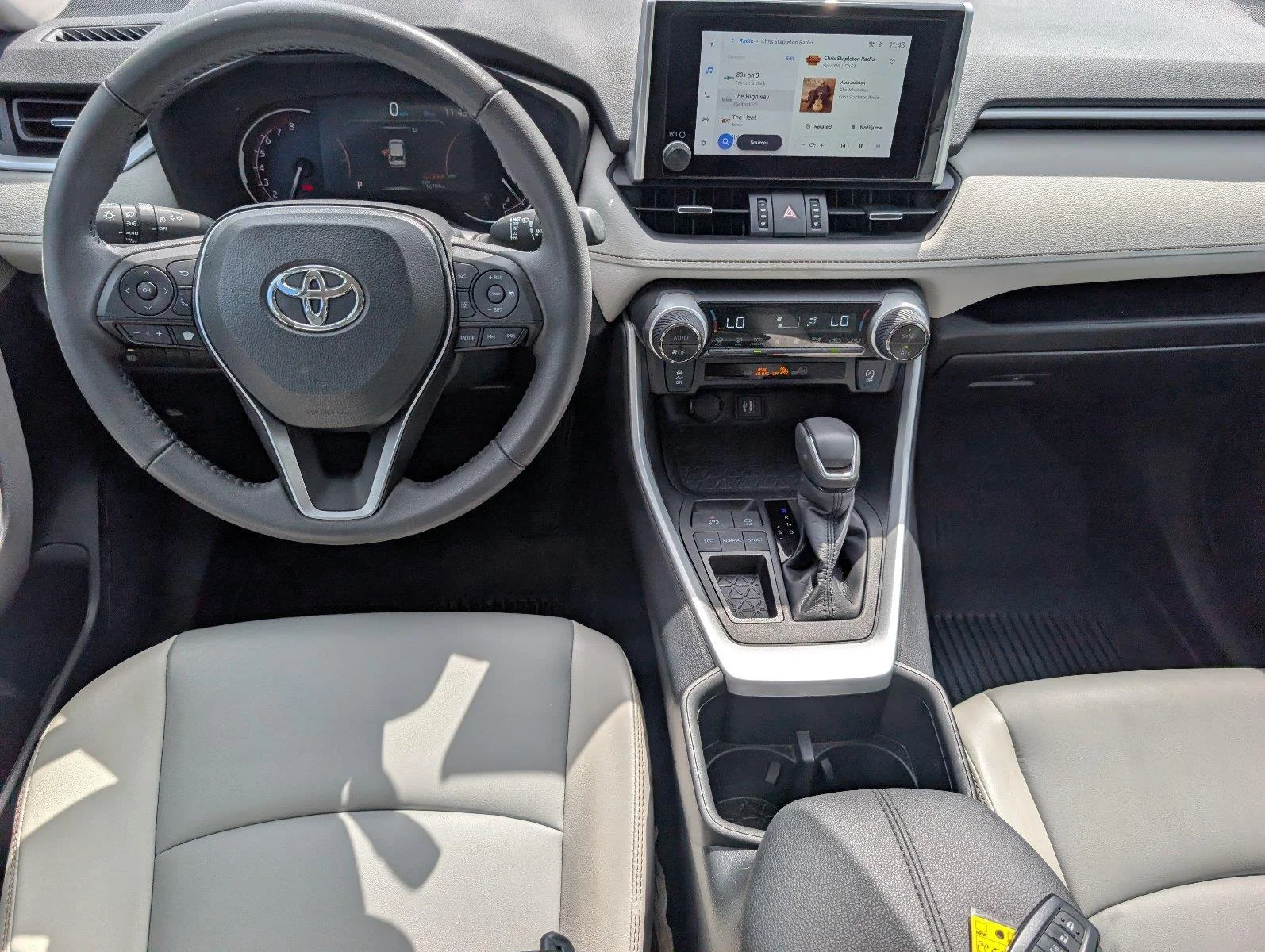 Used 2024 Silver Sky Metallic Toyota XLE Premium image 31