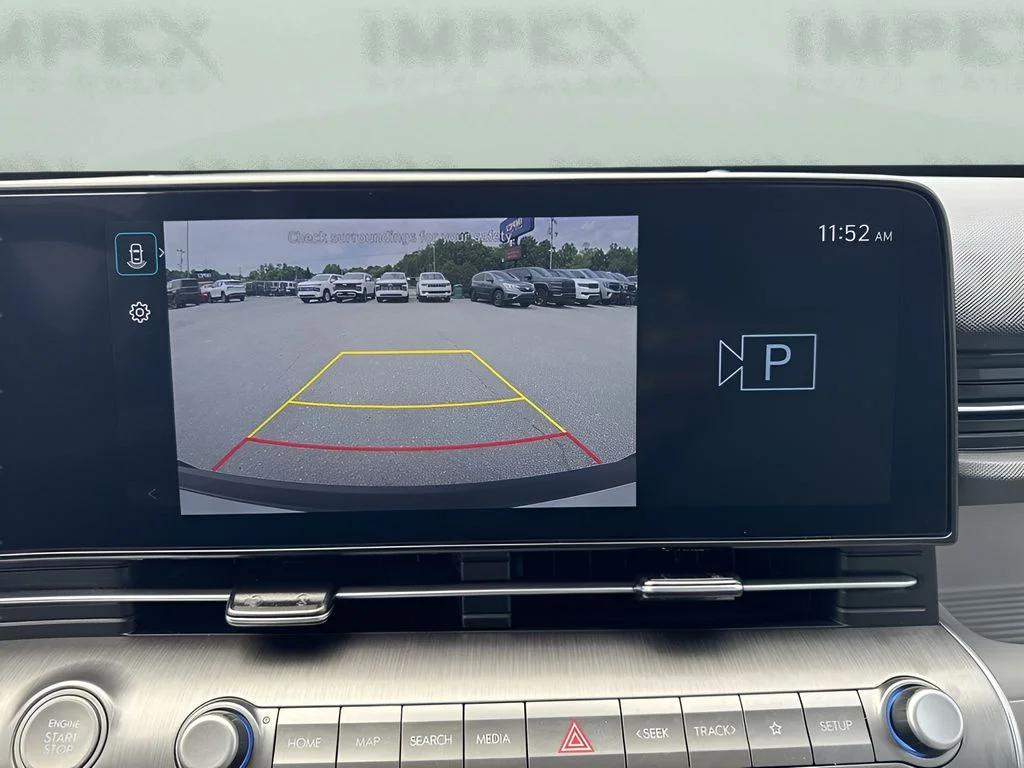 Used 2024 White Hyundai SEL image 19