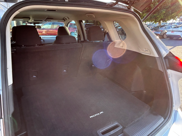 Used 2024 Silver Nissan S image 12