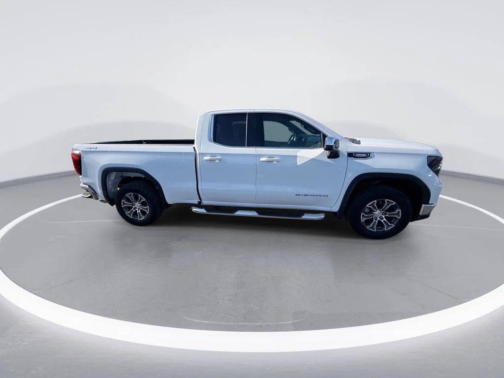 New 2026 Summit White GMC SLE image 9