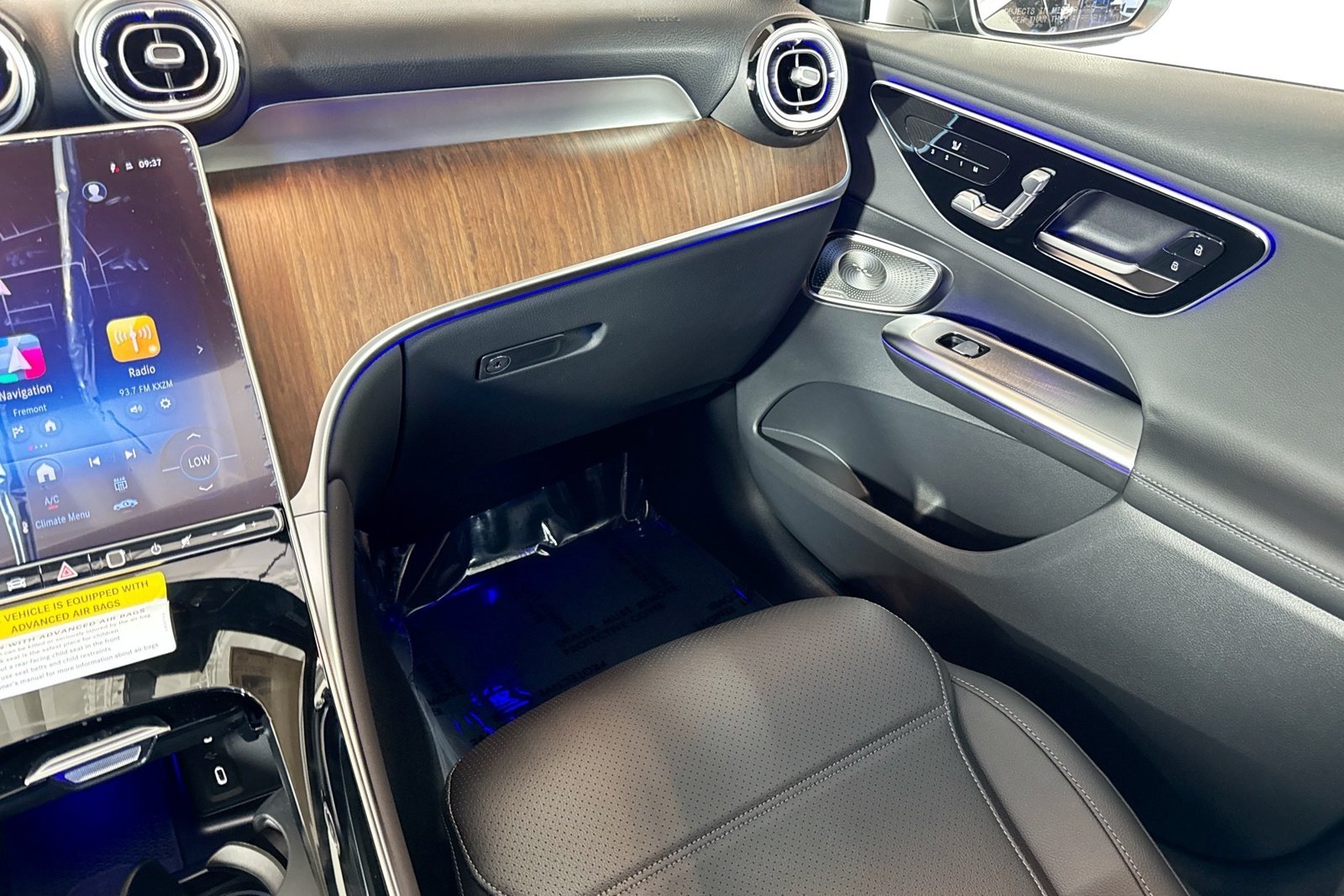 New 2026 Black Mercedes-Benz GLC 300 image 21