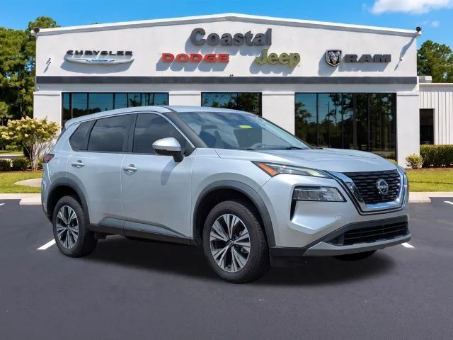 Used 2023 Gray Nissan SV image 2
