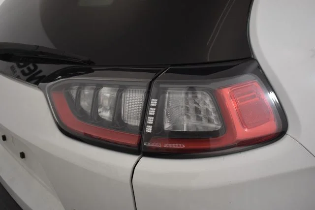 Used 2019 White Jeep Latitude image 2