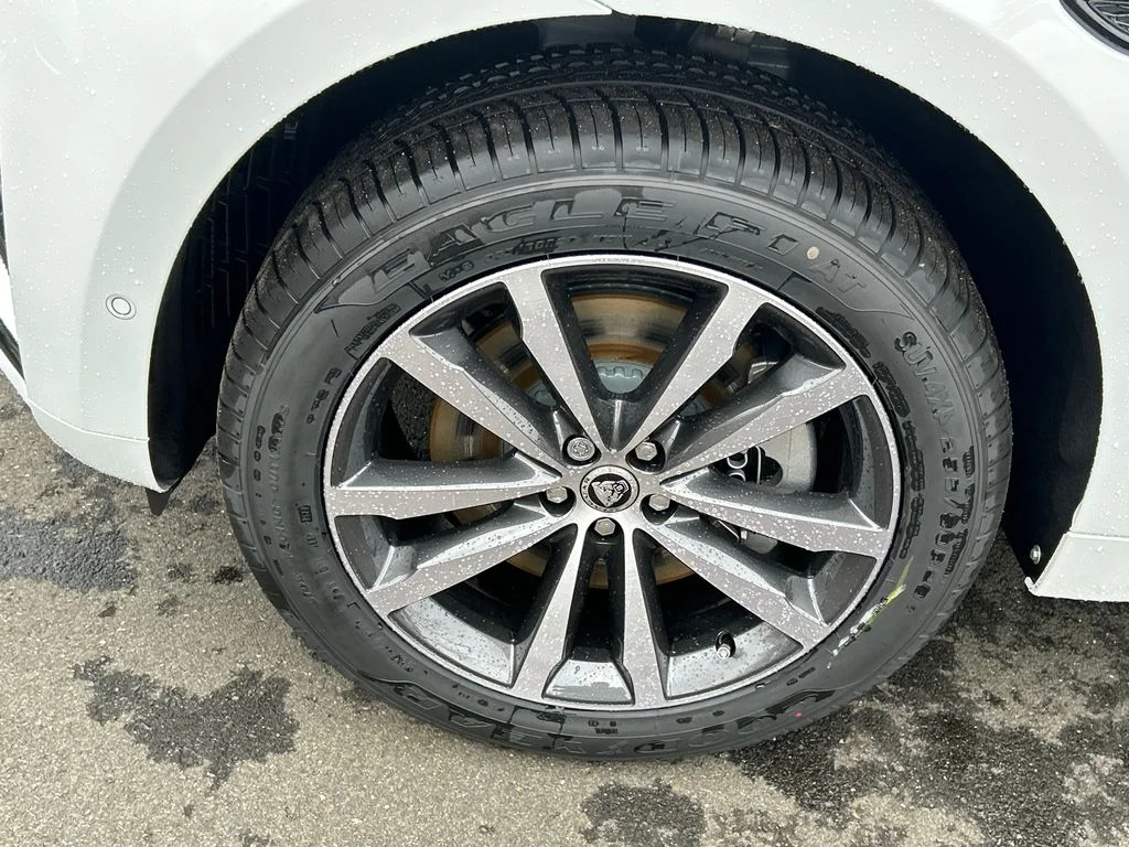 2026 Jaguar F-Pace R-Dynamic S - Photo 8