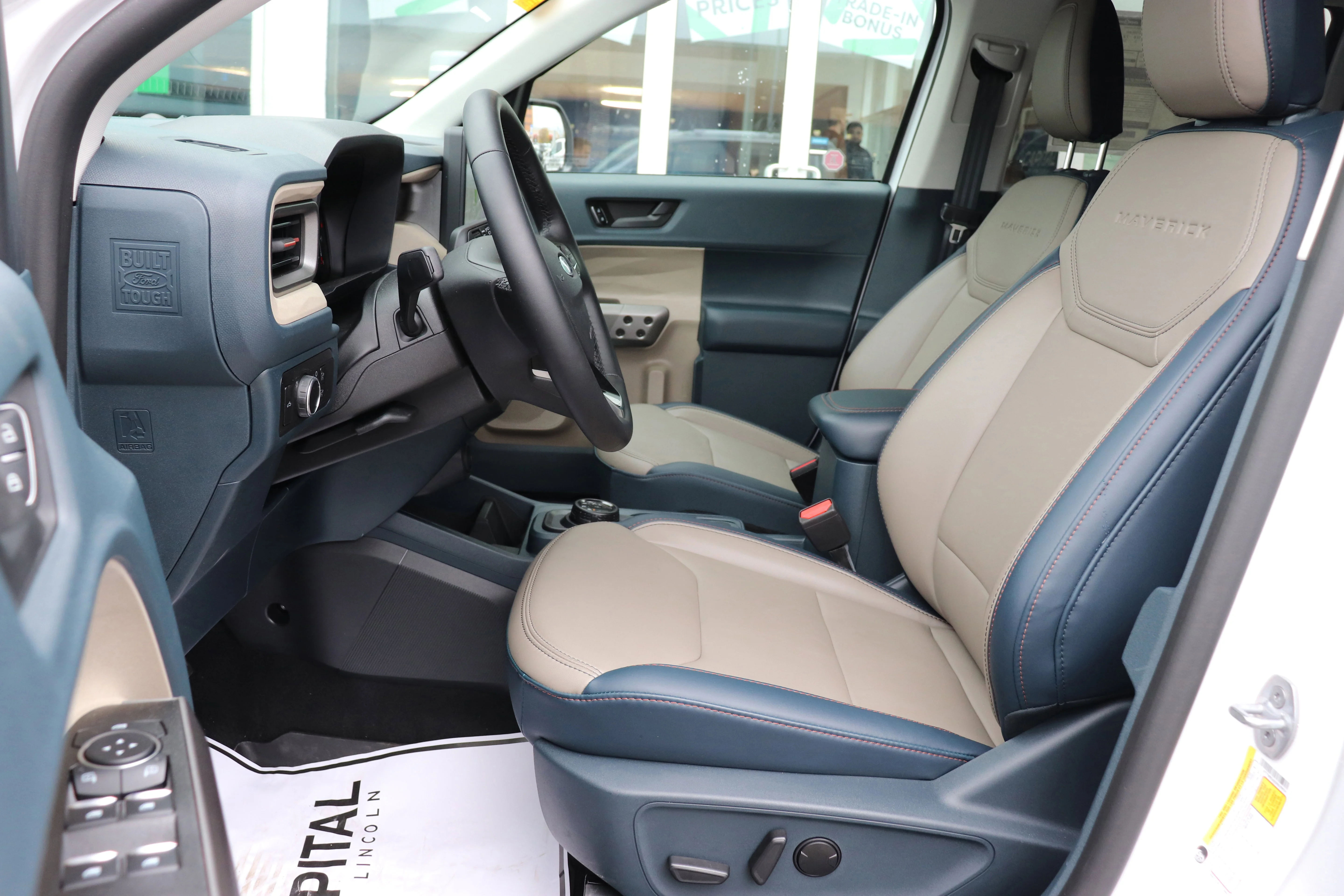 New 2025 OXFORD WHITE Ford LARIAT image 6