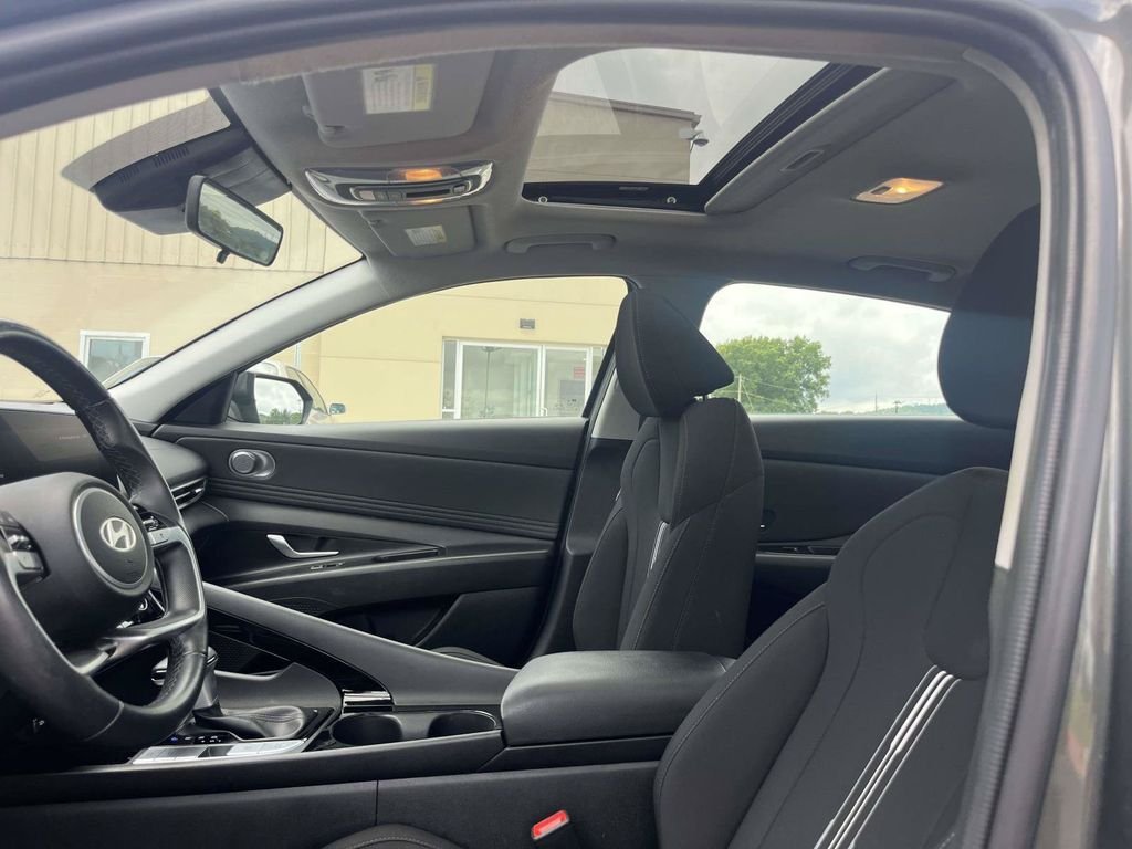 Used 2024 Gray Hyundai SEL image 14