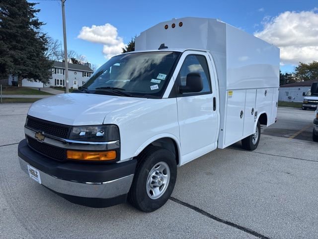 New 2025 Summit White Chevrolet 1WT image 1
