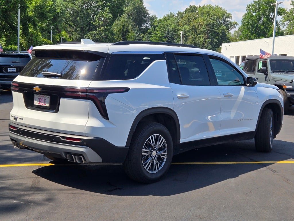 2026 Chevrolet Traverse LT - Photo 13