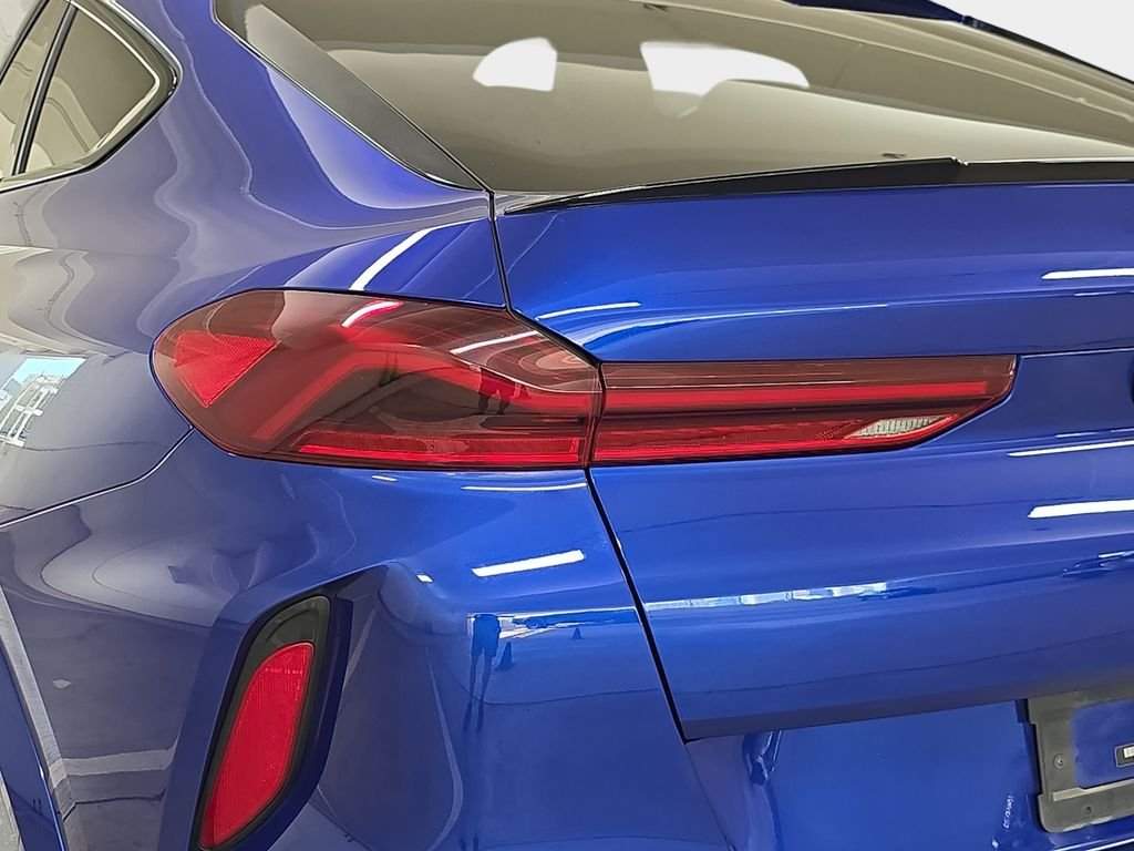 Used 2020 Marina Bay Blue Metallic BMW Competition image 33