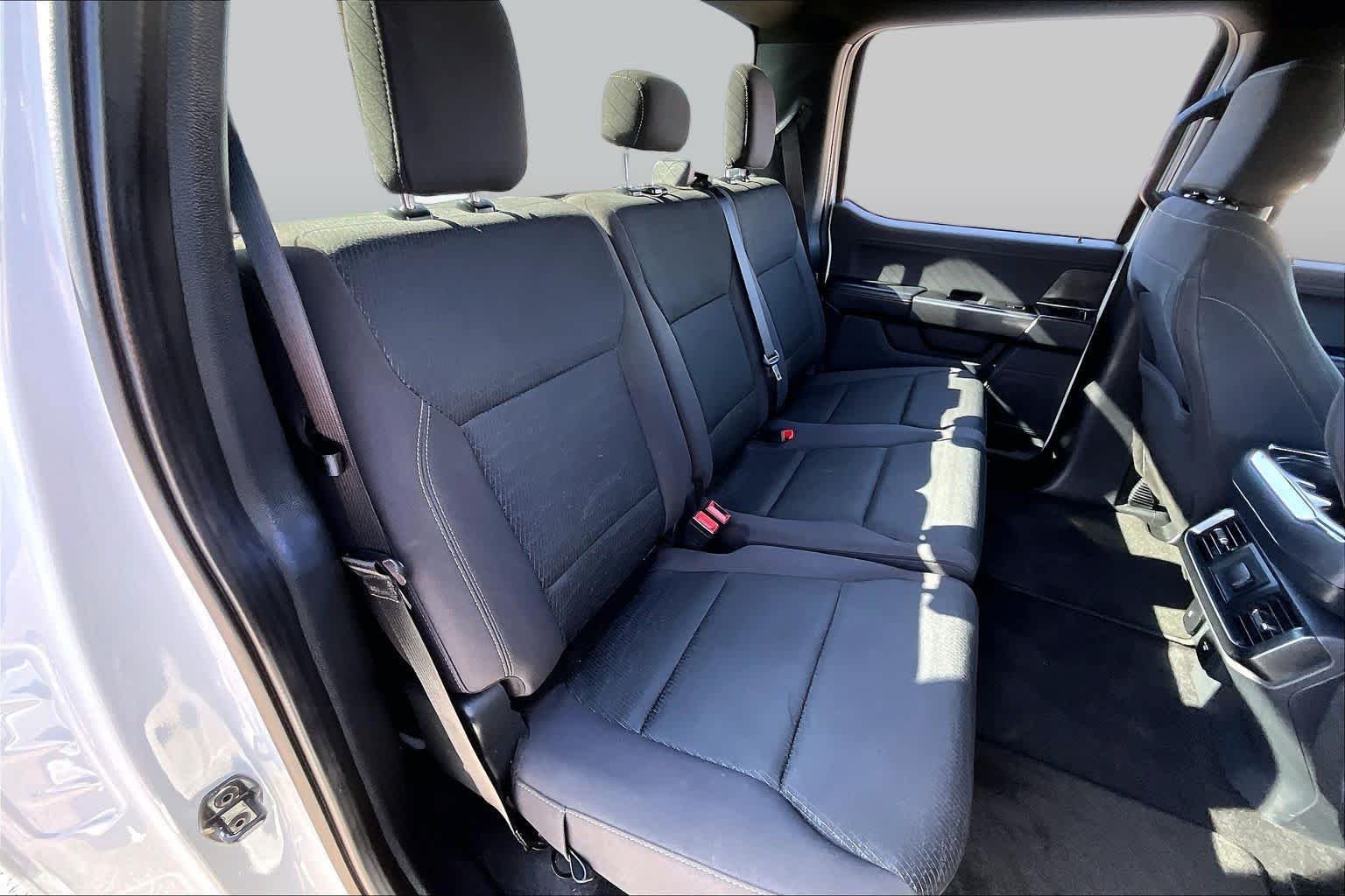 Used 2023 Oxford White Ford XLT image 19