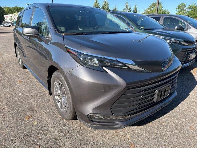 Certified Used 2025 MAGNETIC GRAY MET. Toyota  image 3