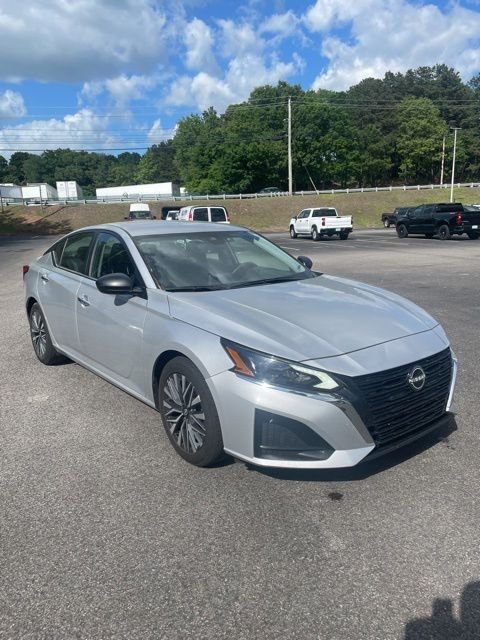 2024 Nissan Altima's photo