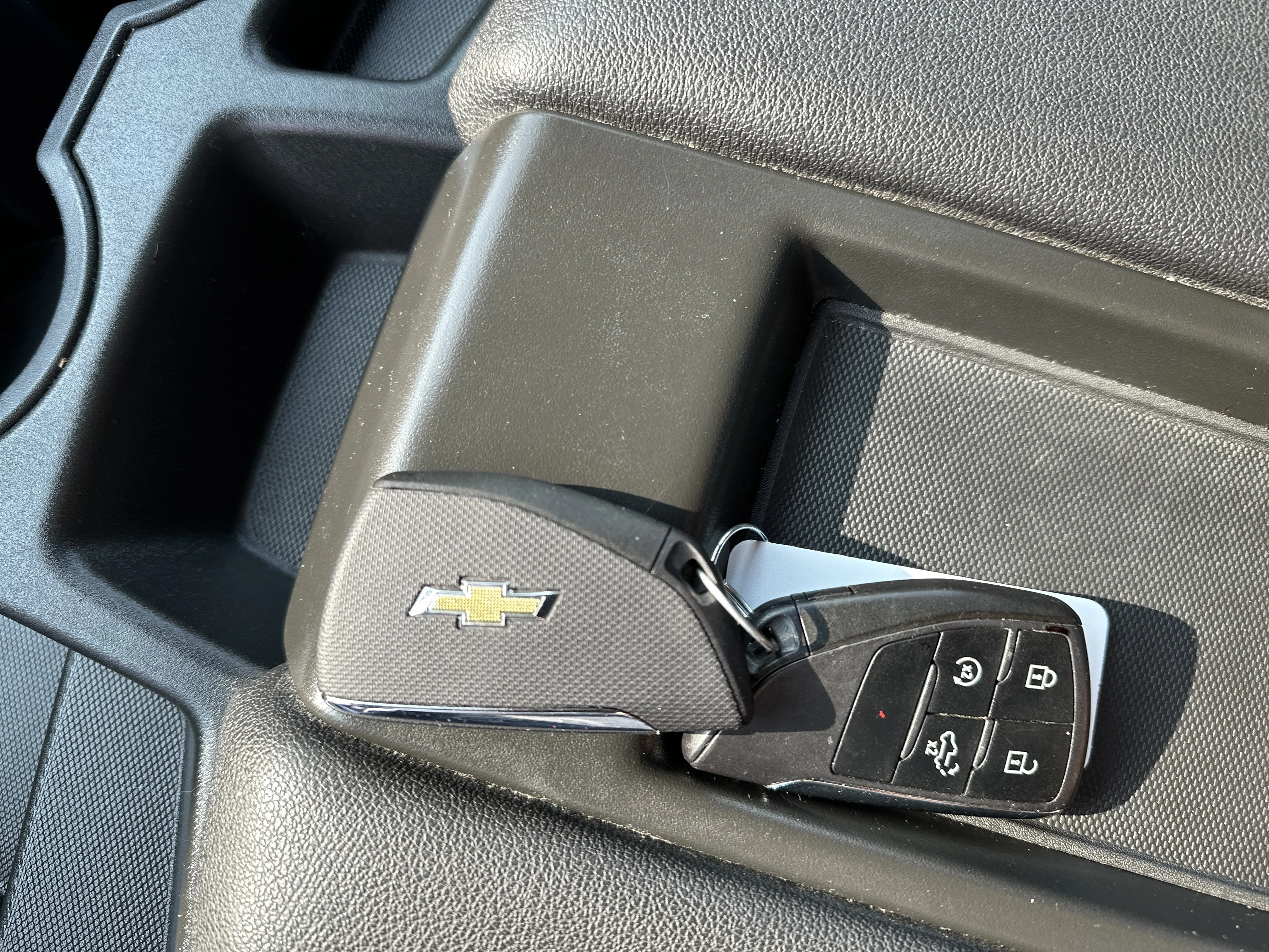Used 2023 Summit White Chevrolet LT image 27