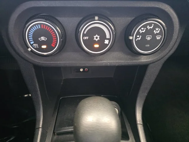 Used 2011  Mitsubishi ES image 22