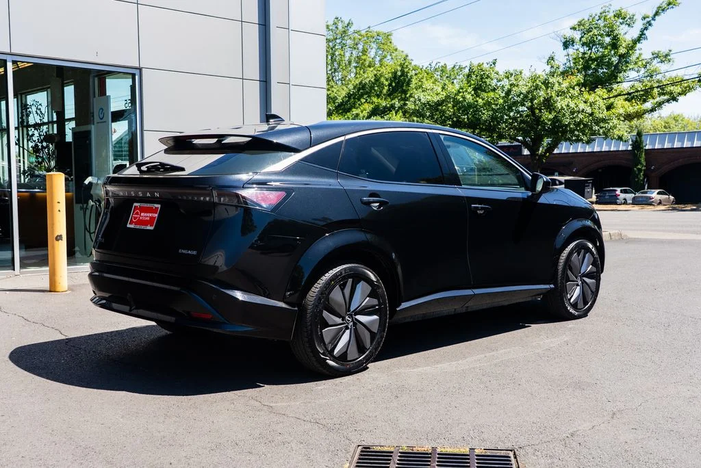 Used 2023 Black Nissan ENGAGE image 6
