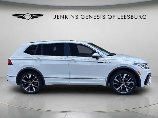 Used 2024 White Volkswagen 2.0T SEL R-Line image 3