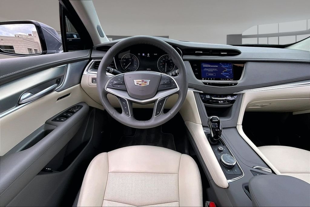Used 2025 Silver Cadillac Premium Luxury image 5