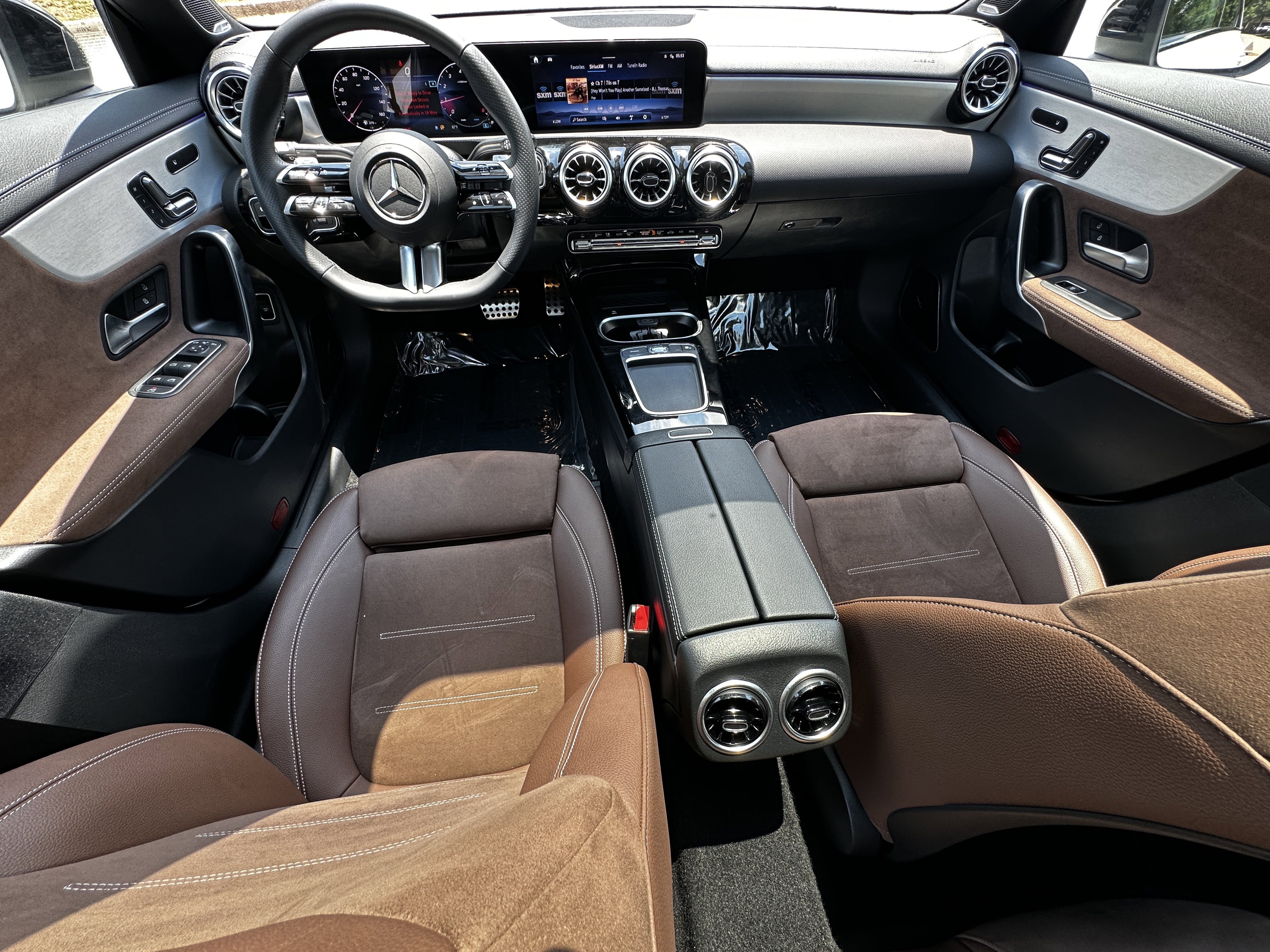 Used 2025  Mercedes-Benz CLA 250 image 25