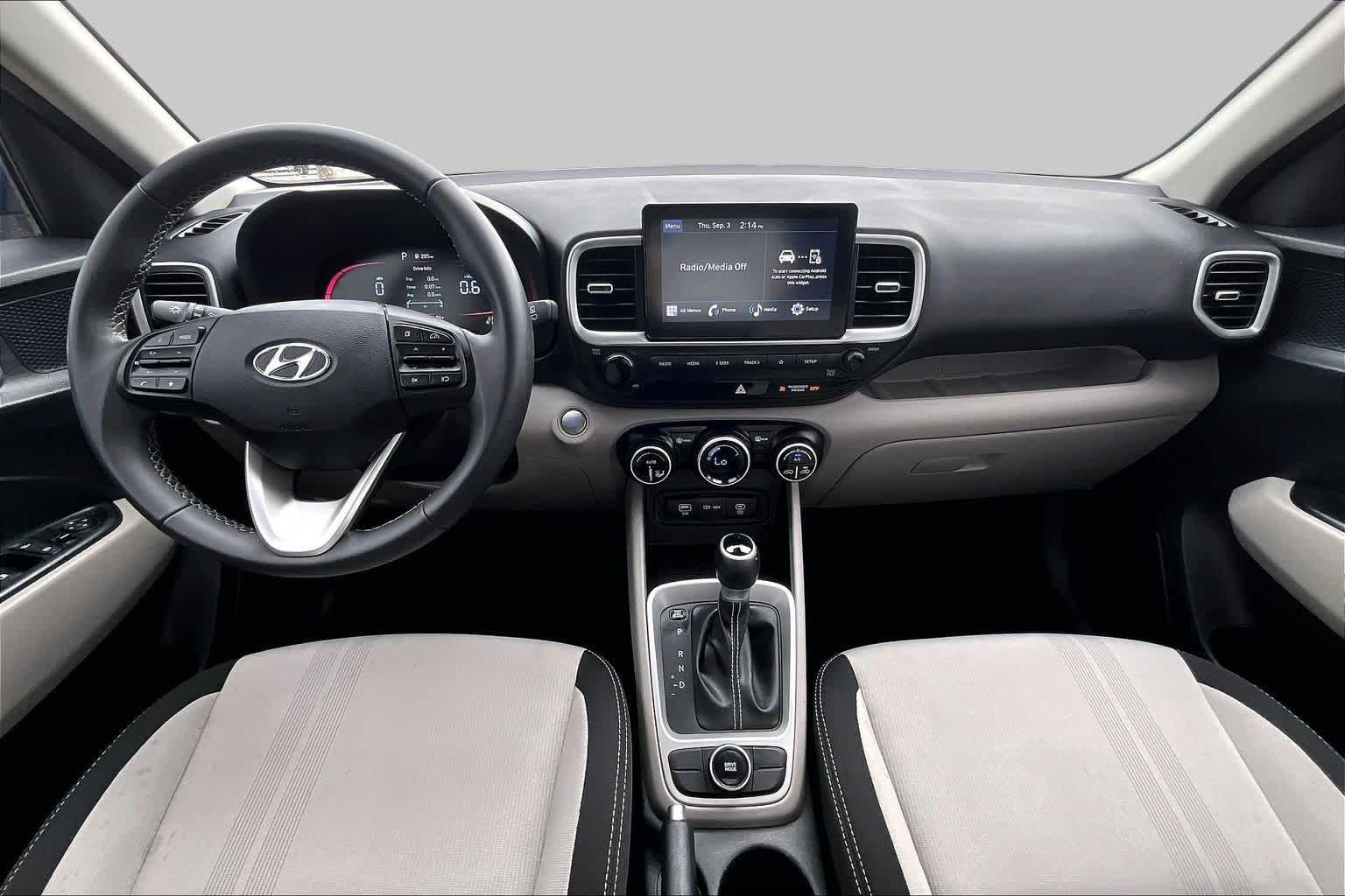 2025 Hyundai Venue SEL - Photo 16