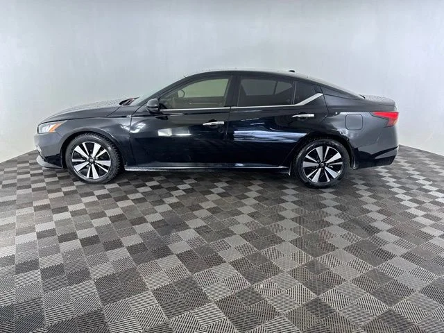 Used 2020 Black Nissan 2.5 SL image 8