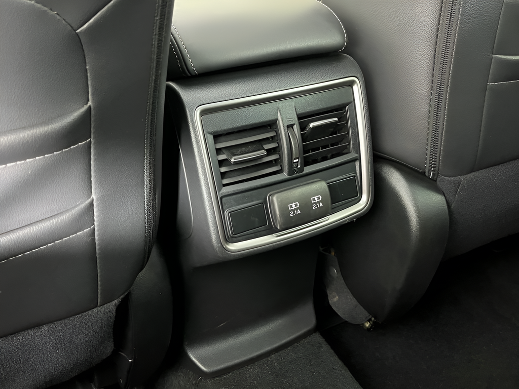Used 2020 Crystal White Pearl Subaru Limited image 28