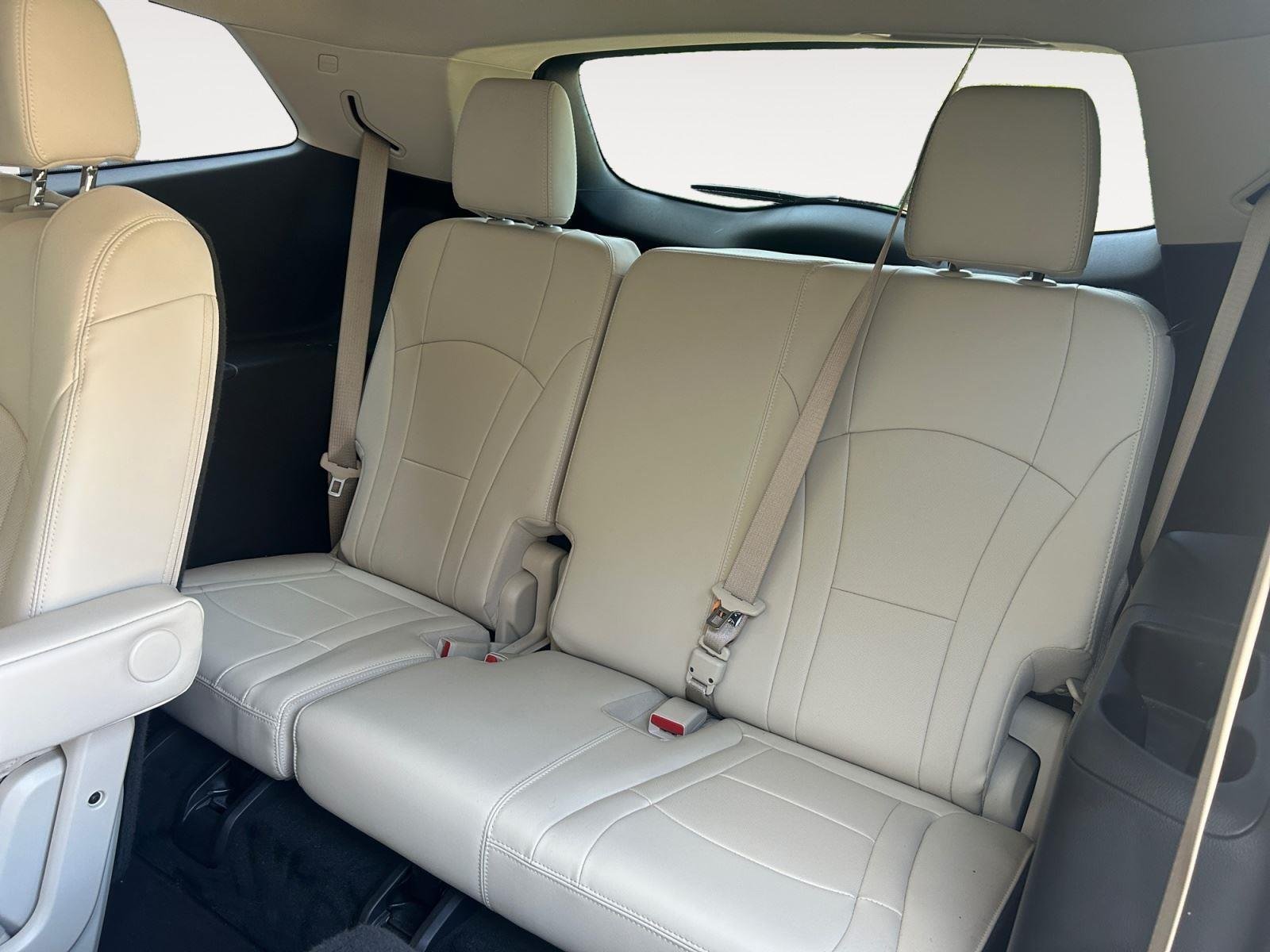 Used 2023 Summit White Buick Essence image 13