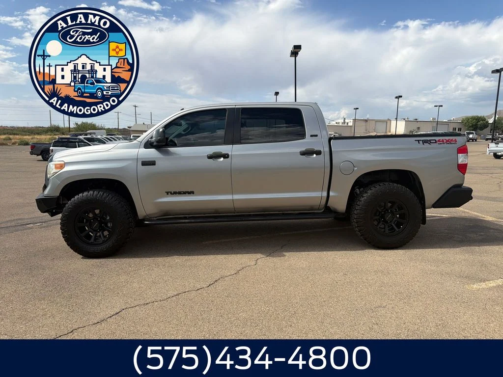 Used 2016 Silver Sky Metallic Toyota SR5 image 2
