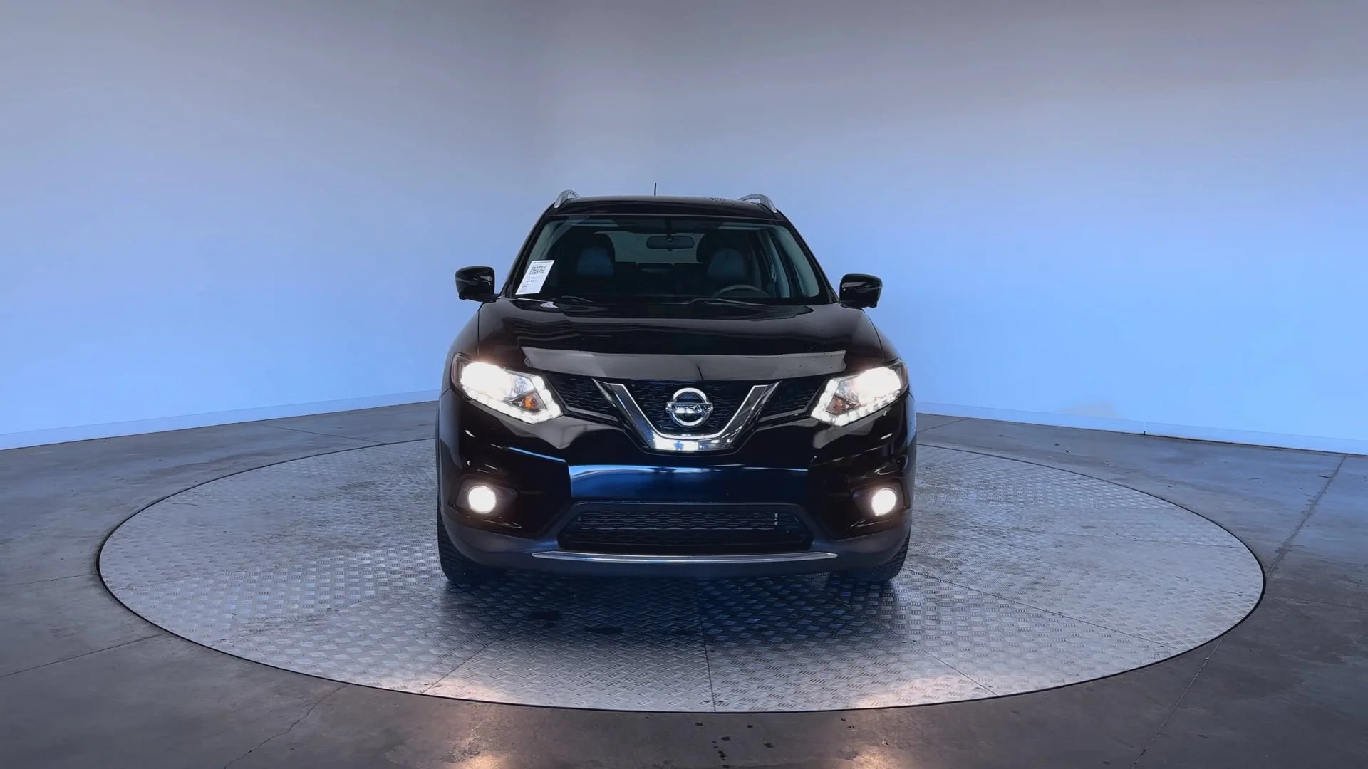 Used 2016 Magnetic Black Nissan SL image 3