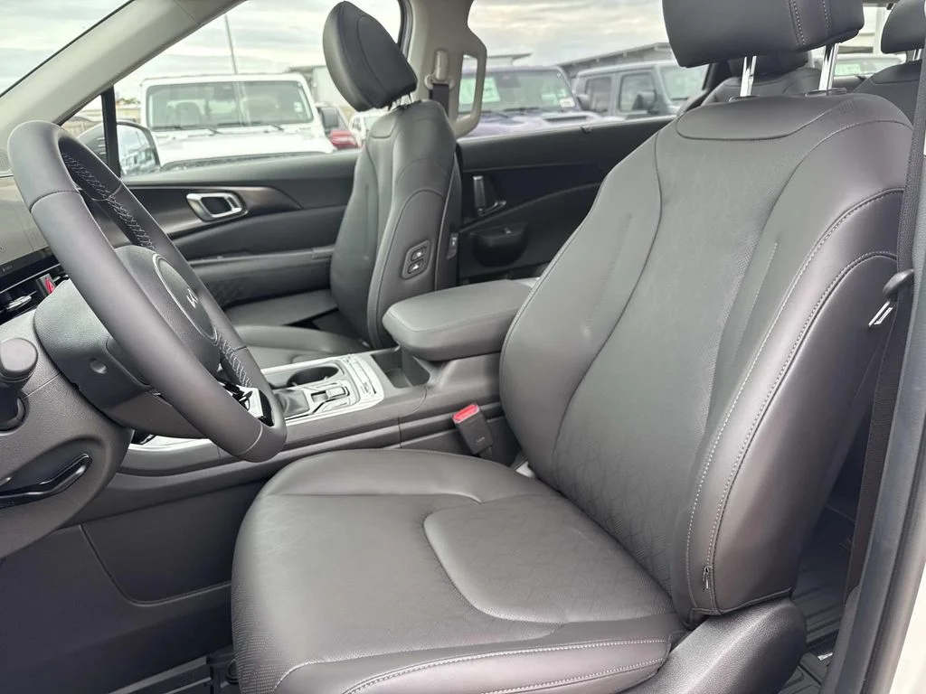 New 2026 Snow White Pearl Kia SX image 8