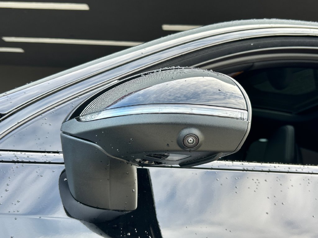 New 2027 Black Mercedes-Benz GLC 300 image 32