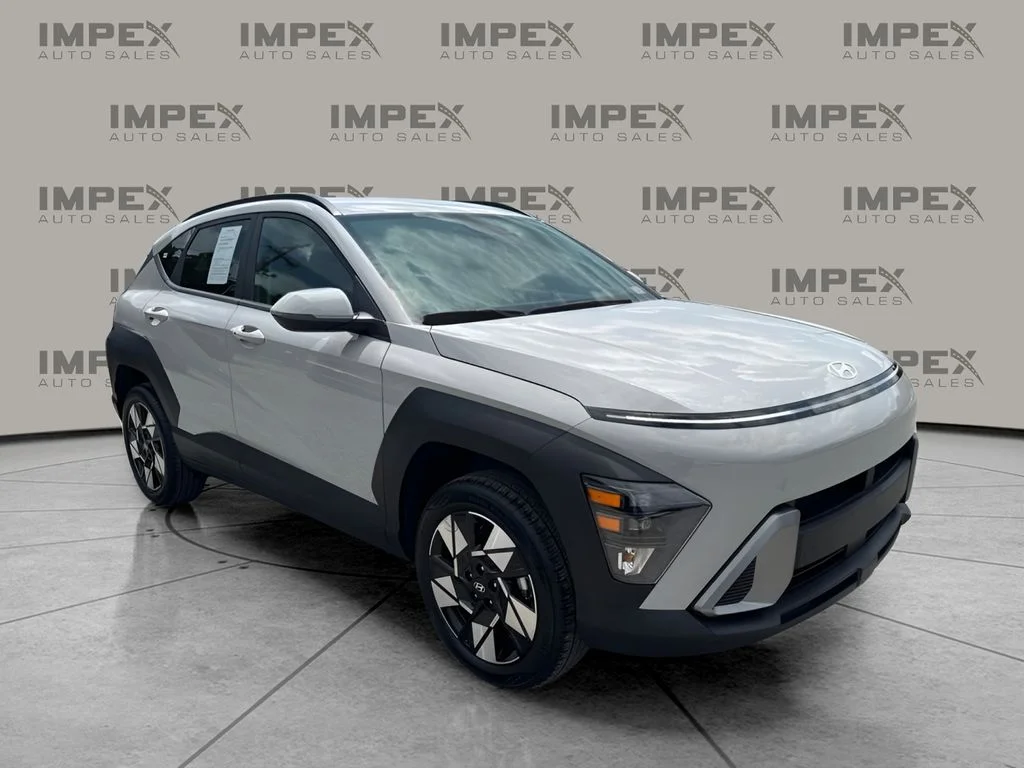 Used 2025 Gray Hyundai SEL image 7