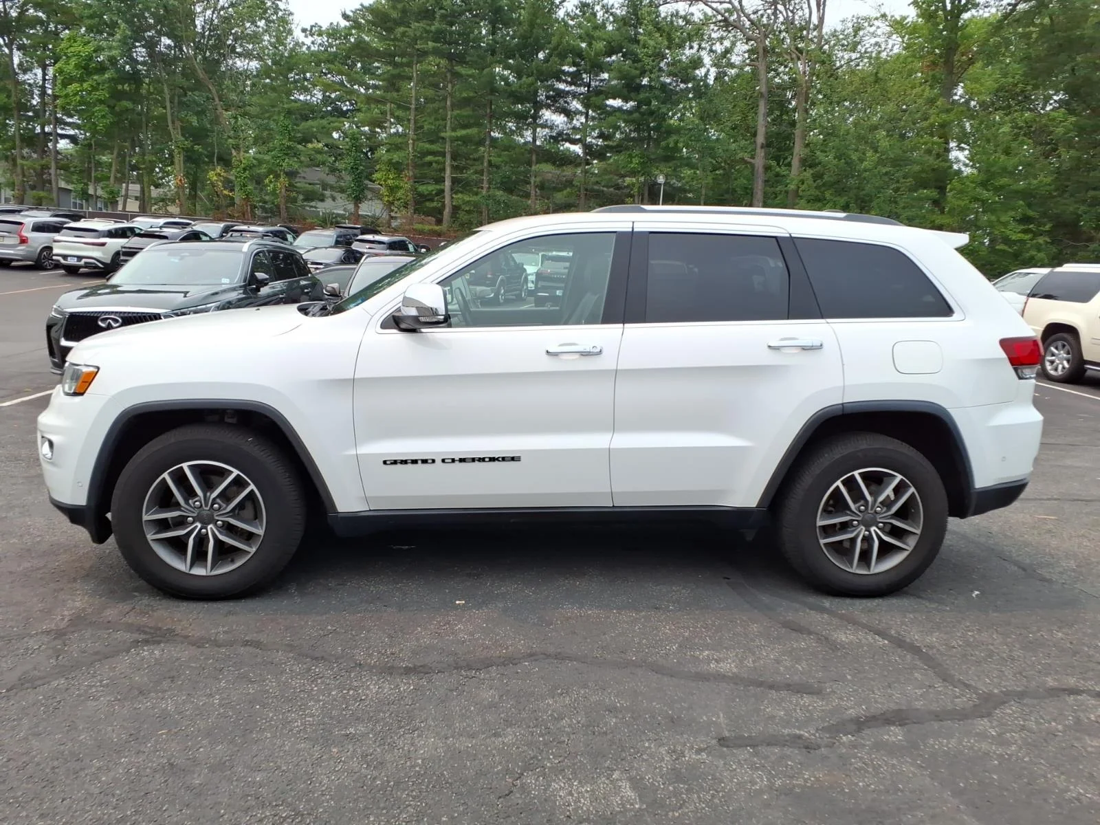 Used 2020 White Jeep Limited image 9