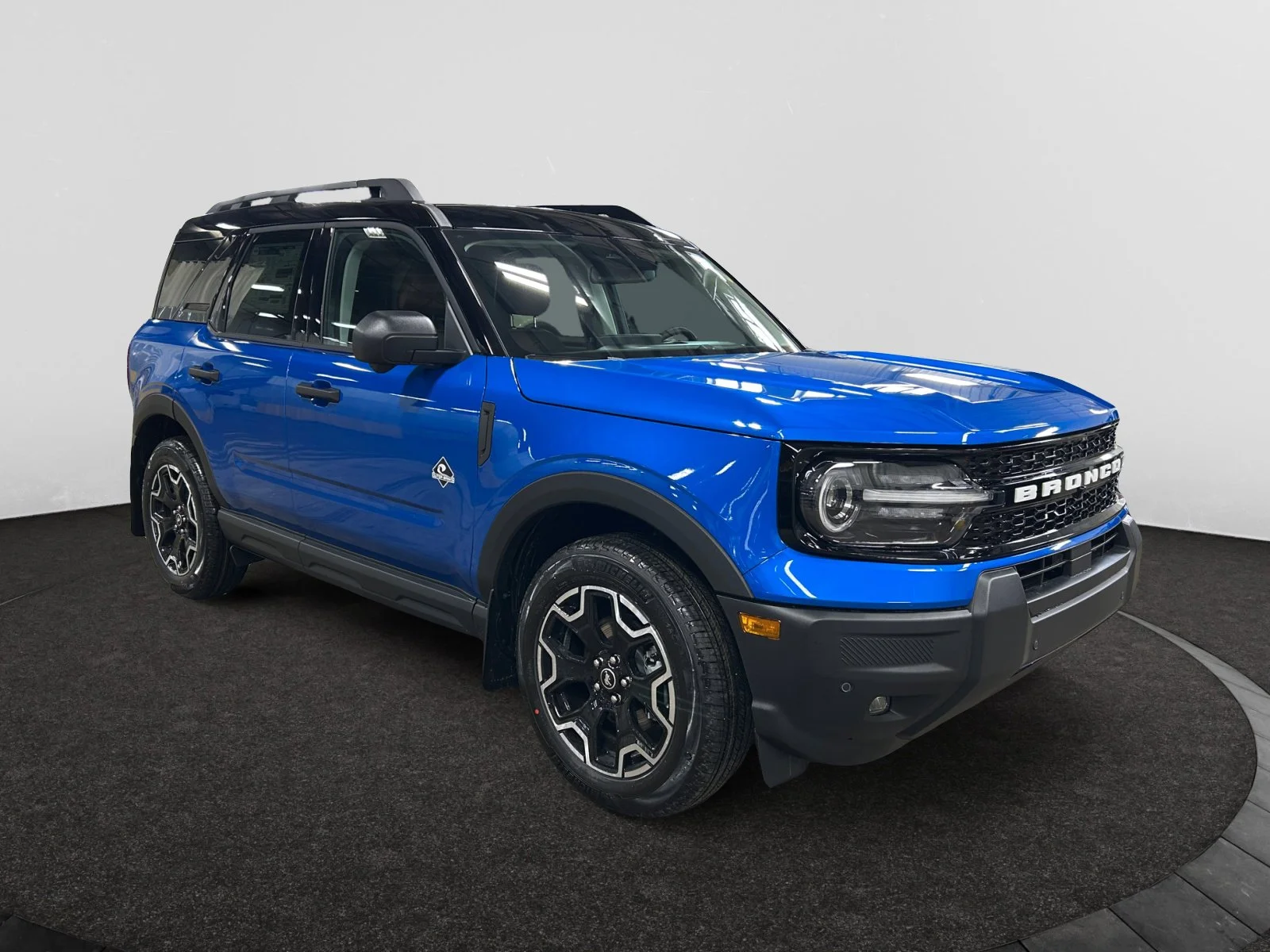 New 2026 Velocity Blue Metallic Ford Outer Banks image 7