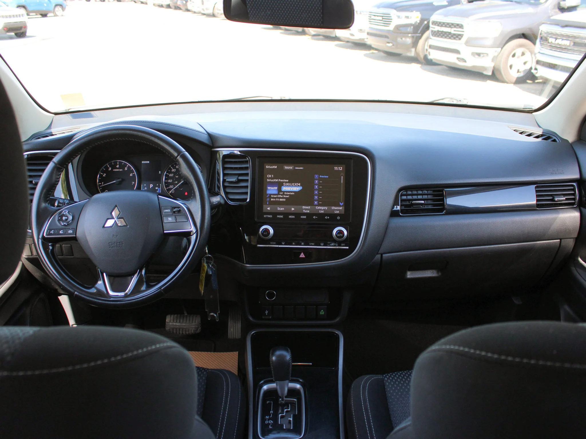 Used 2020  Mitsubishi ES * No Accidents | 7-Seater | Backup Camera | Heated Seats | AWD image 4