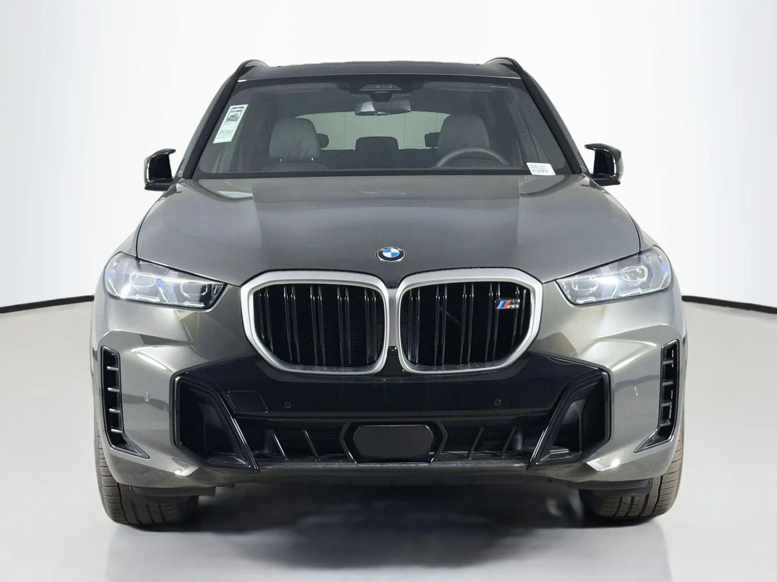 New 2026 Dravit Grey Metallic BMW M60i image 2