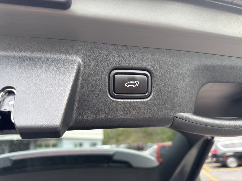 Used 2024 Gray Hyundai SEL image 15